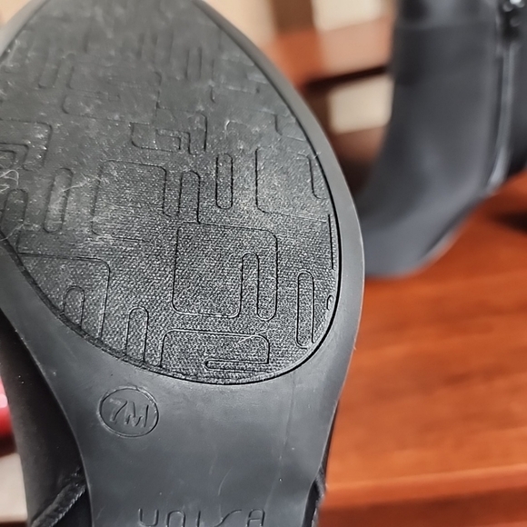 Unisa Satin ankle boots. Size 7 - Picture 2 of 5